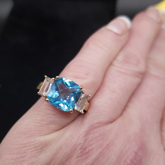 10K Cushion Cut Blue Topaz with Aquamarine Baguettes Ring - Picture 6 of 6